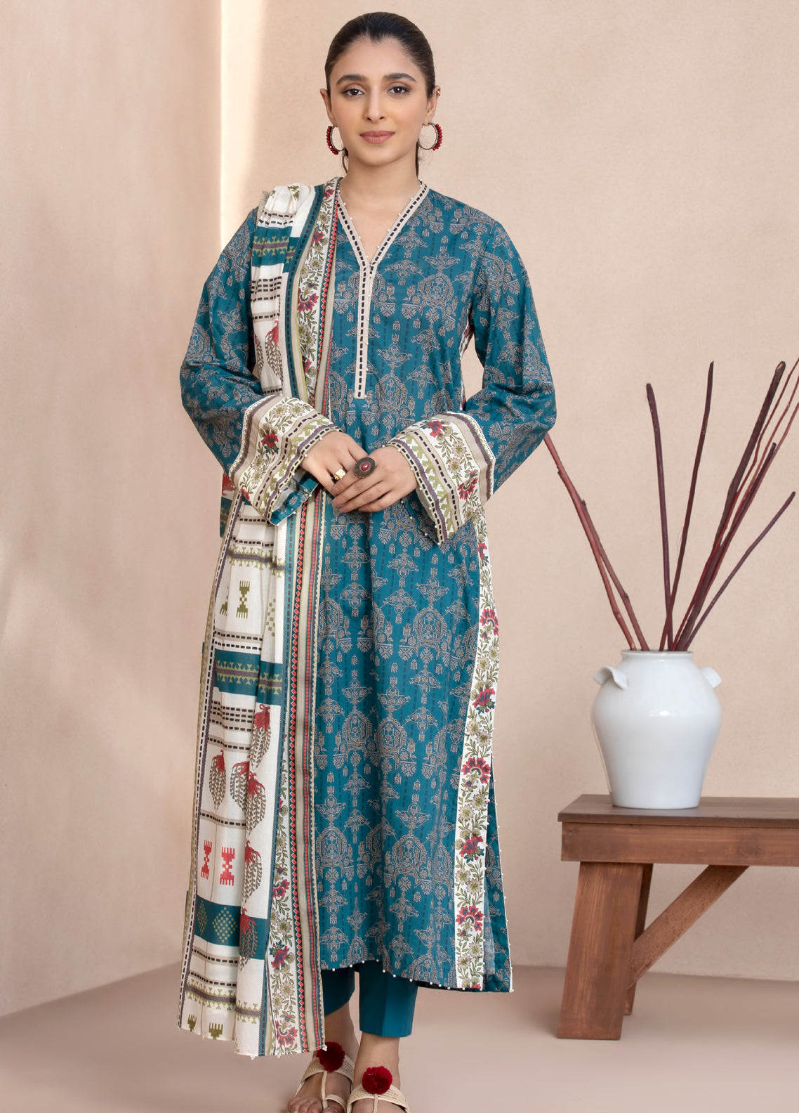 Sapphire Lawn - Unstitched 3 Piece - 3PDAY22V34WS - Summer Collection 2025